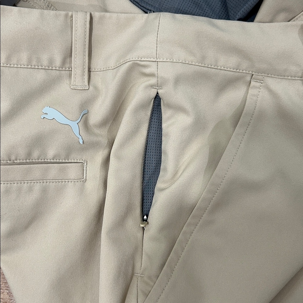 Puma Golf Shorts, Puma way 1 light khaki color, size US 34 waist lightweight - Picture 6 of 13
